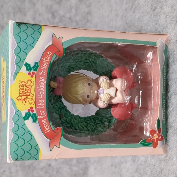 Enesco Other - Precious Moments Home For Holidays Ornament Baby Girl Wreath Enesco 1996